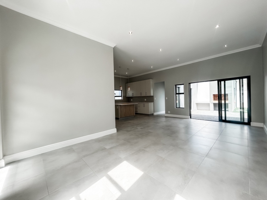 To Let 3 Bedroom Property for Rent in Sandown Western Cape